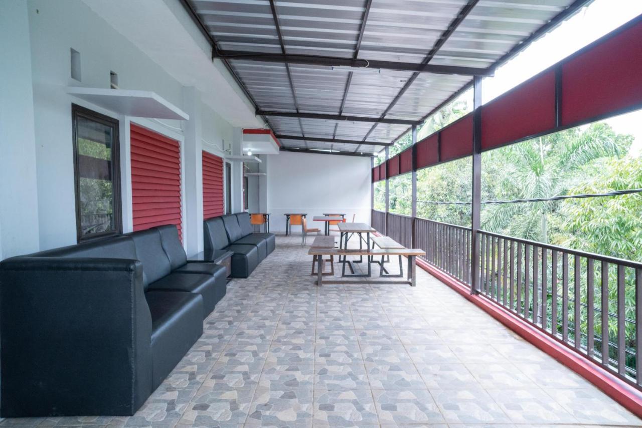 Reddoorz Near Itc Cempaka Mas 2 Khách sạn