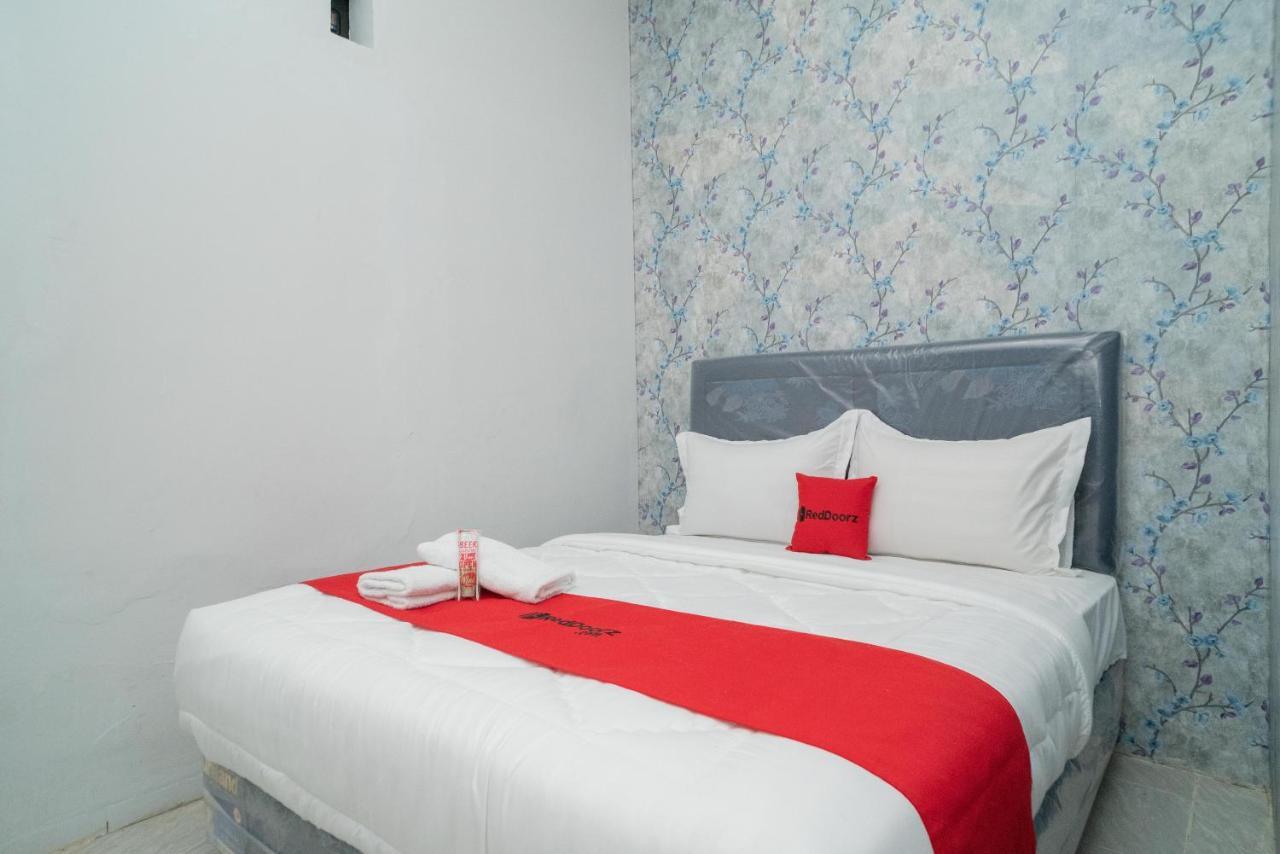 Reddoorz Near Itc Cempaka Mas 2 Jakarta