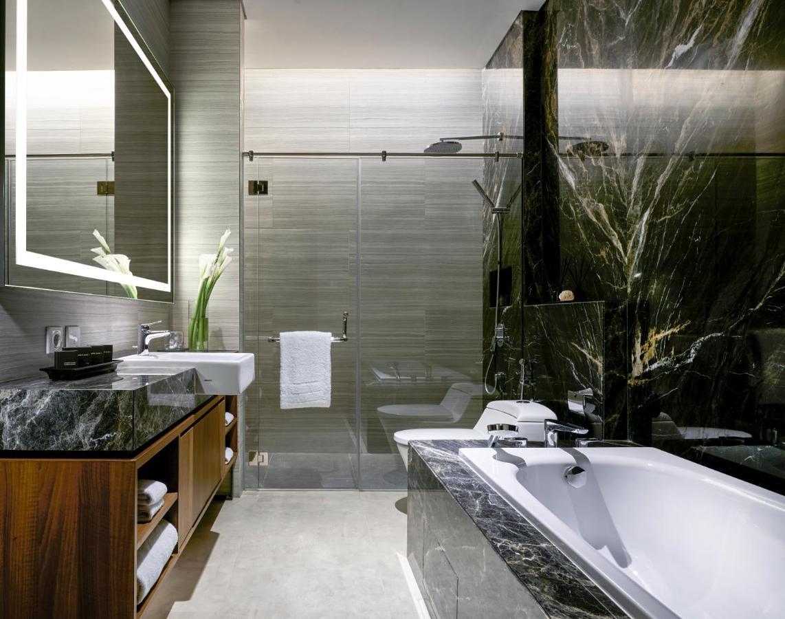 Oakwood Premier Cozmo Aparthotel 5*