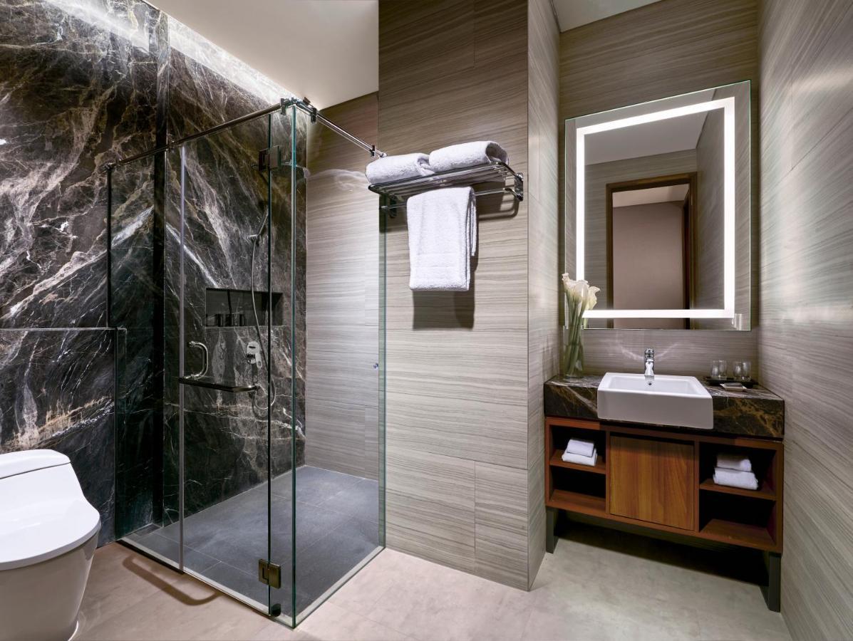 Oakwood Premier Cozmo 5*