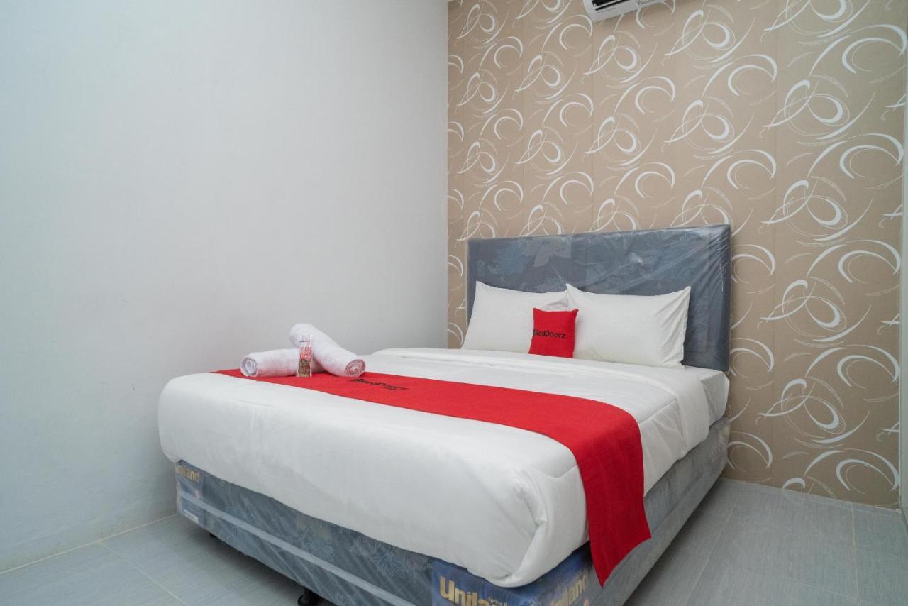 Reddoorz Near Sarinah Hotel Jakarta