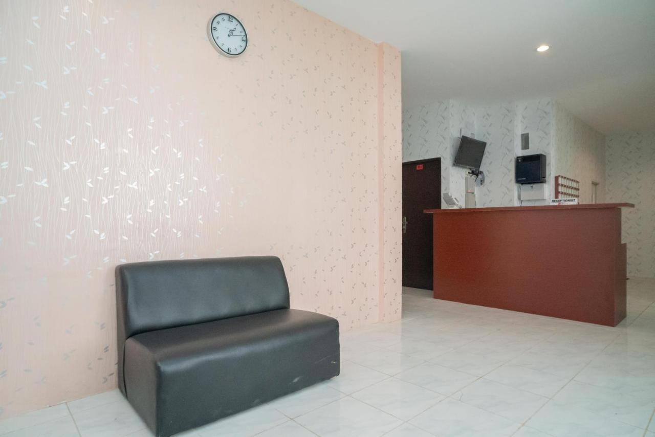 Hotel Reddoorz Near Sarinah 2*