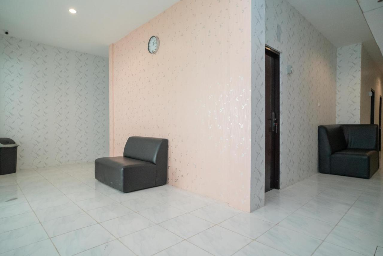 Reddoorz Near Sarinah Hotel