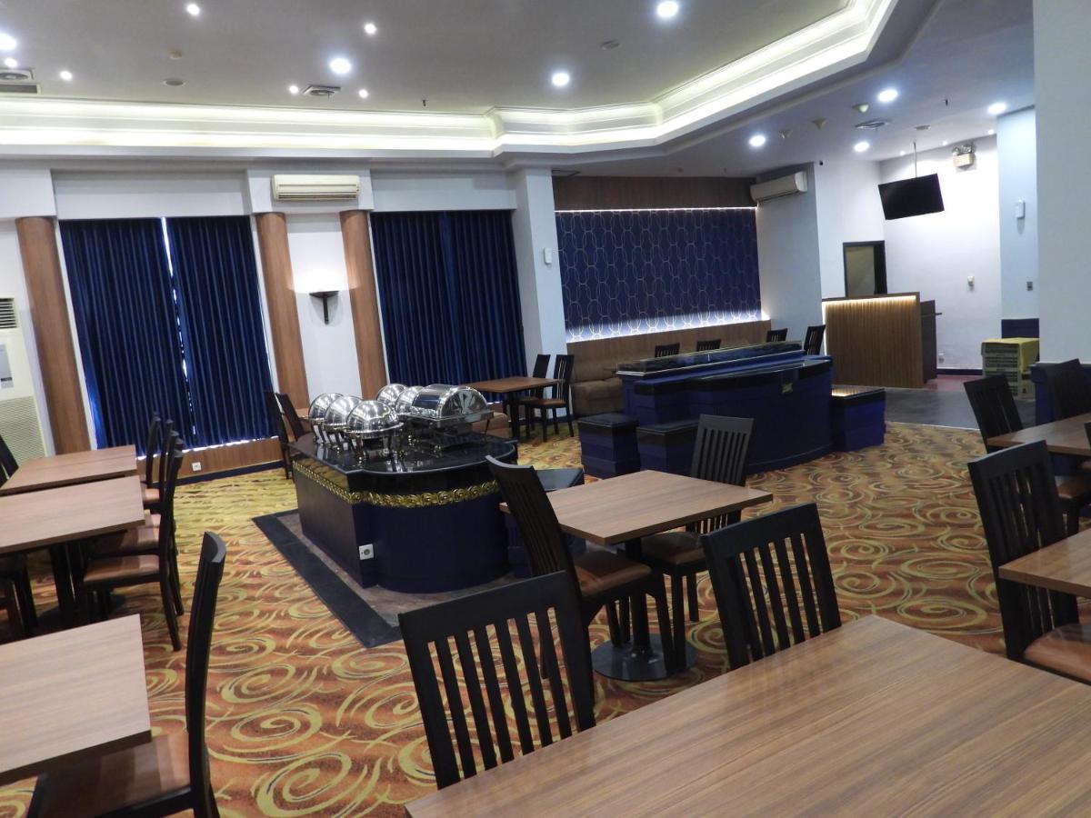 Maxwell Hotel 3*