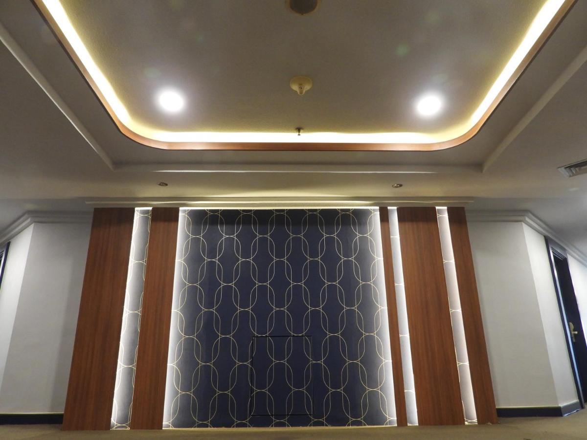 Maxwell Hotel 3*