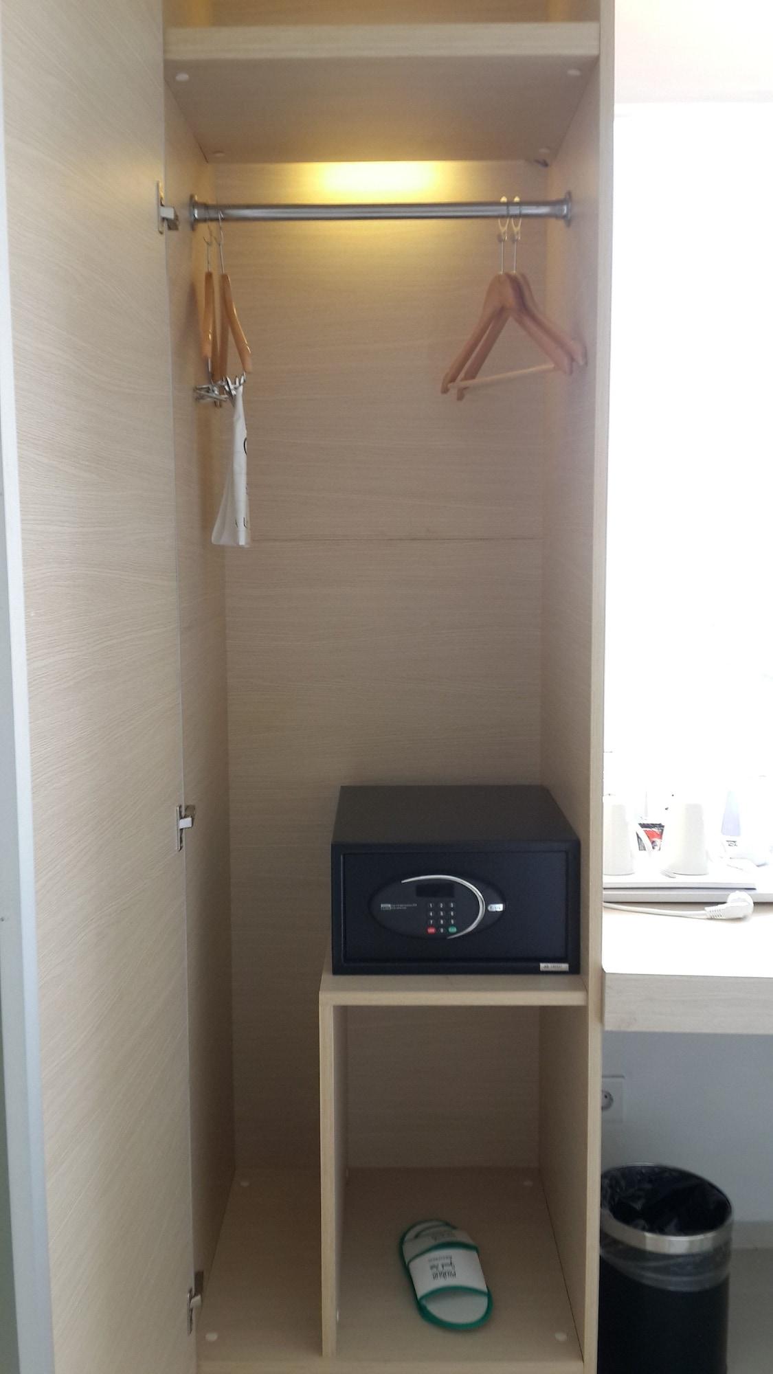 Zuri Express Mangga Dua Hotel Jakarta