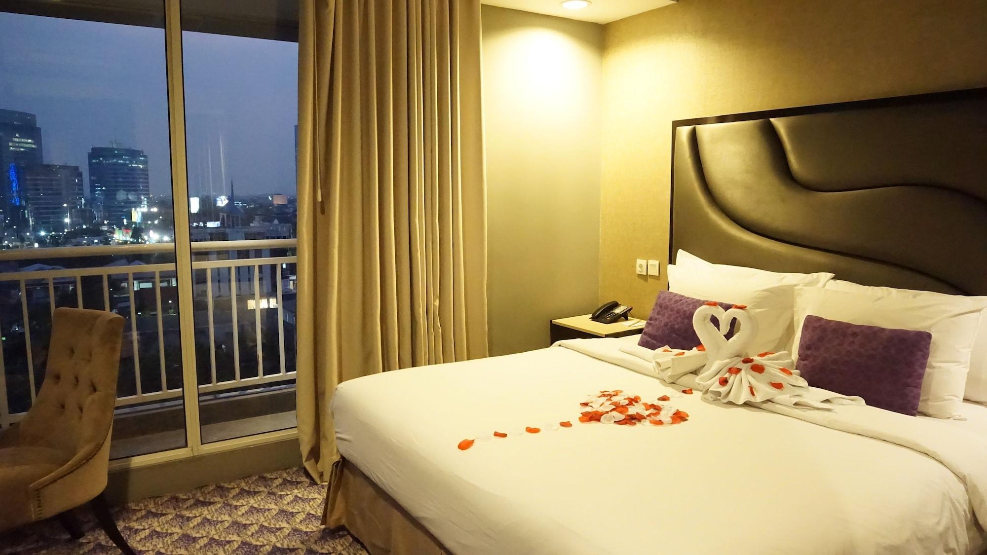 Hotel Aston Bellevue Radio Dalam Jakarta