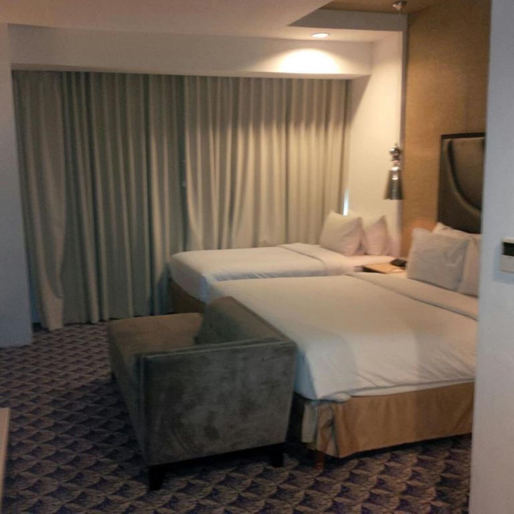 Hotel Aston Bellevue Radio Dalam