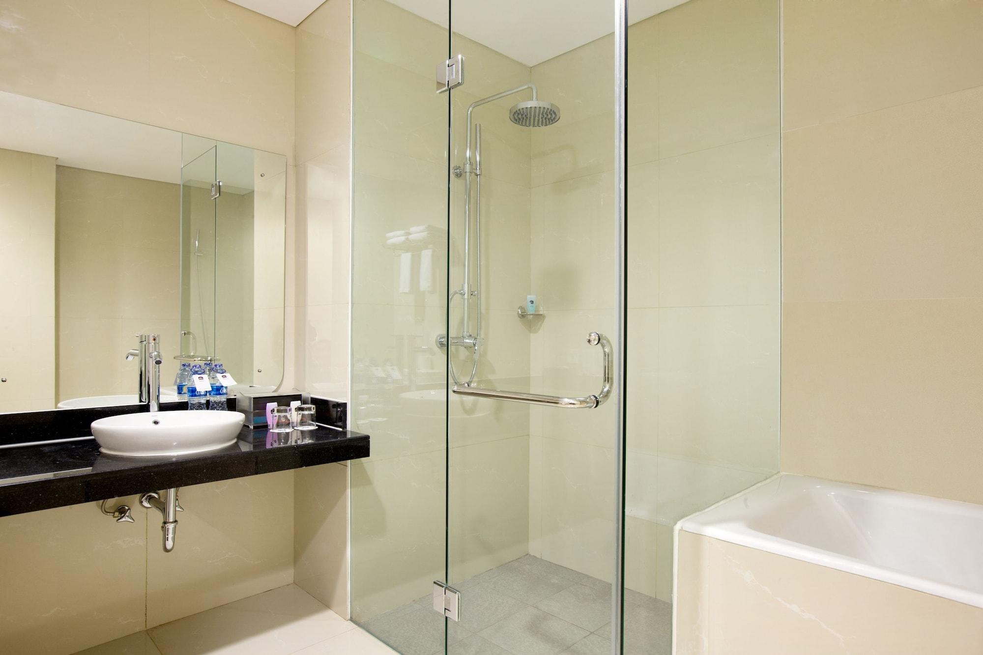 Hotel Hariston & Suites, Pluit - 4*