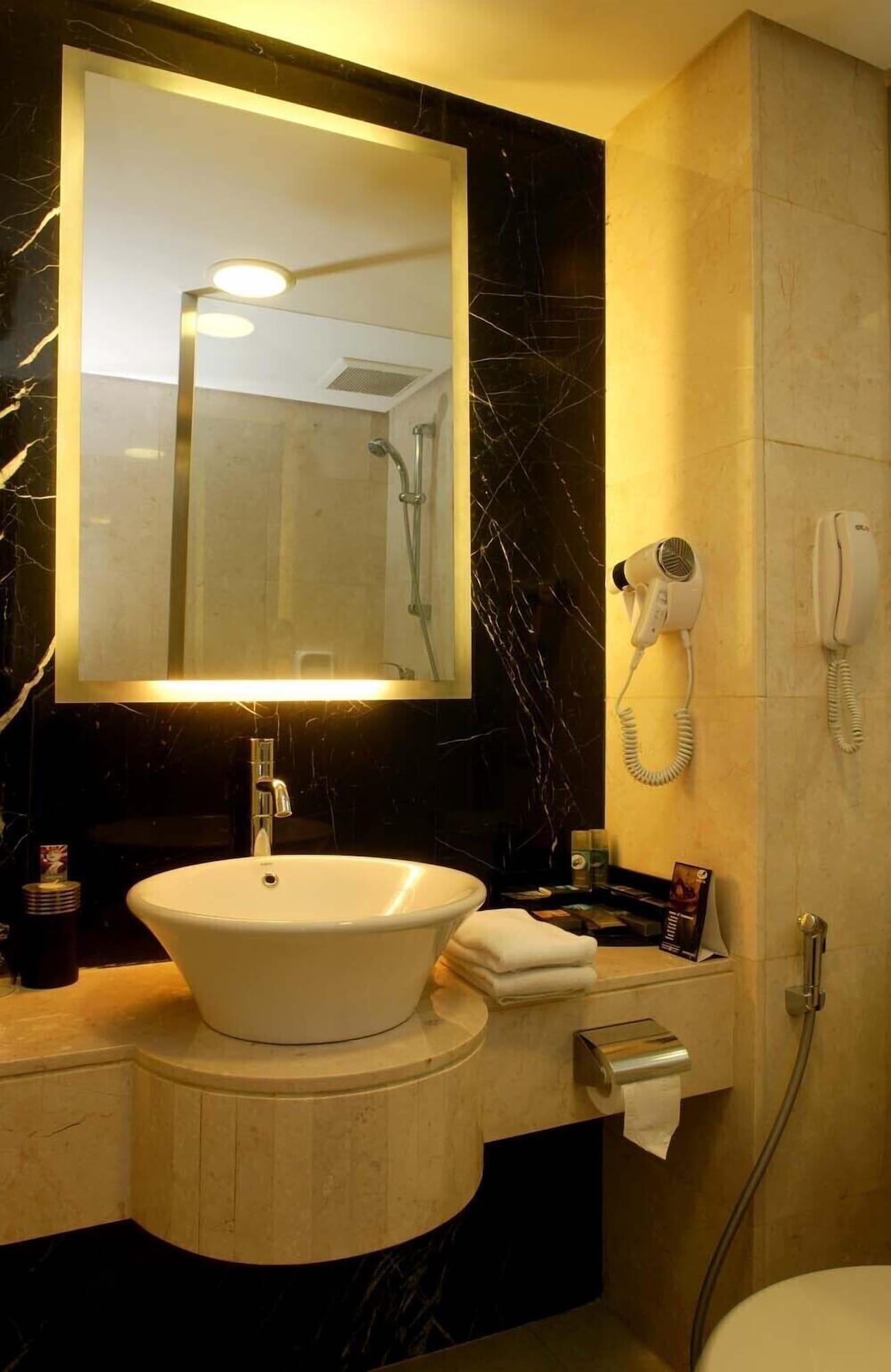 Khách sạn Grandkemang 4*