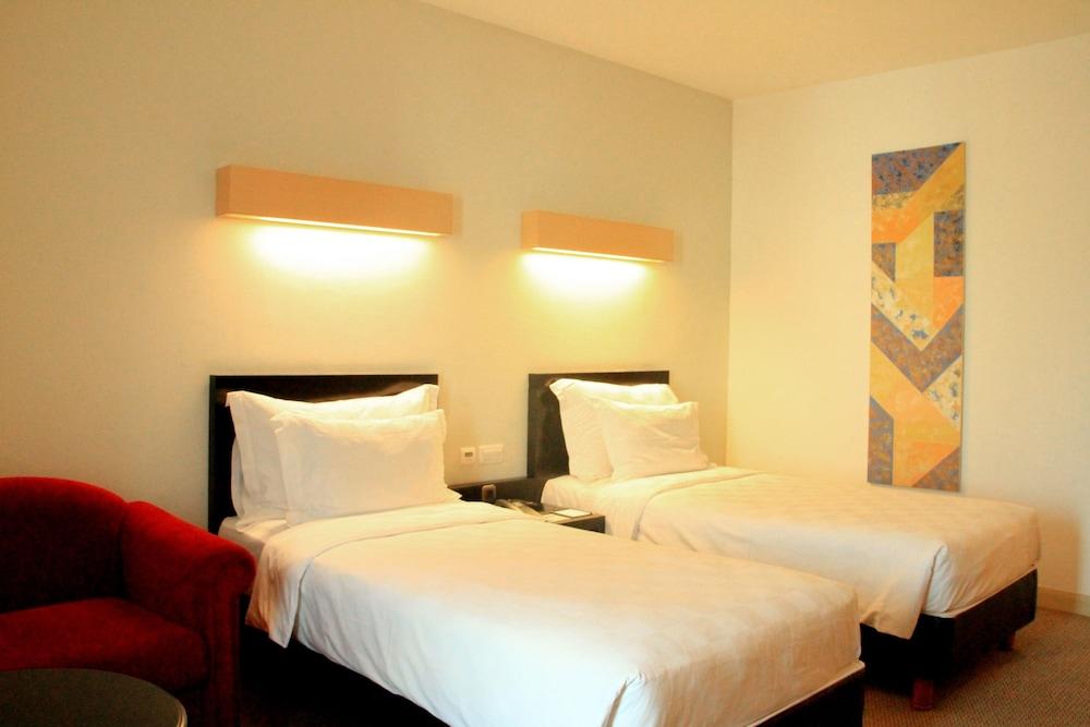 Khách sạn Grandkemang 4*