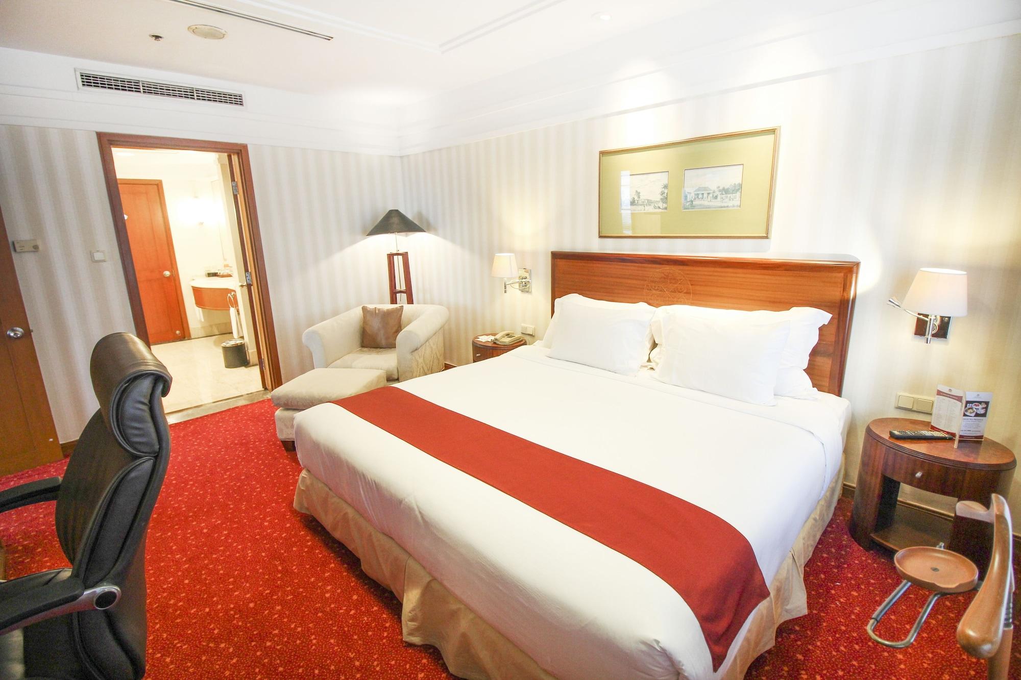 Hotel Redtop & Convention Center 4*