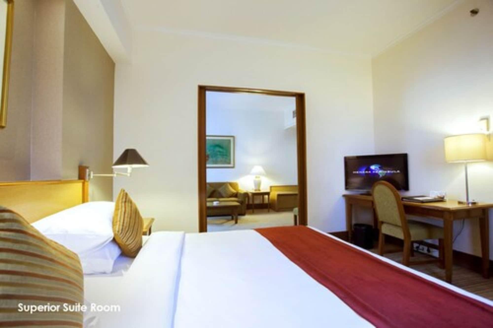 Menara Peninsula 4* Jakarta