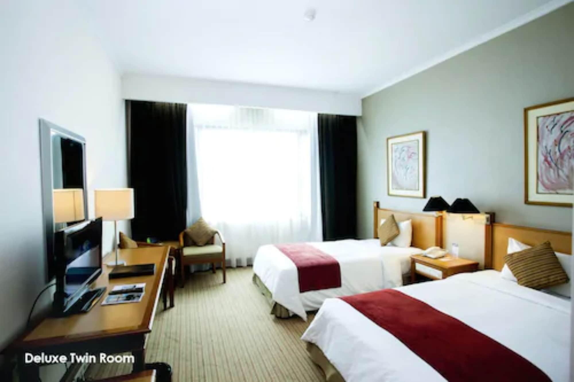 Hotel Menara Peninsula Jakarta