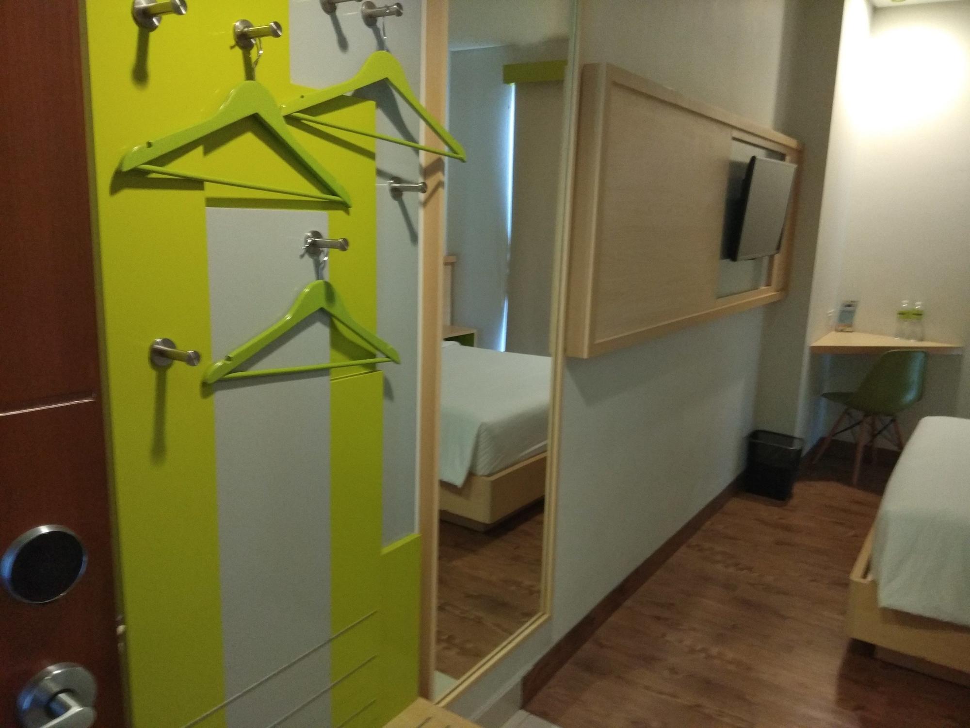 Maxonehotels.com At Kramat Hotel Jakarta
