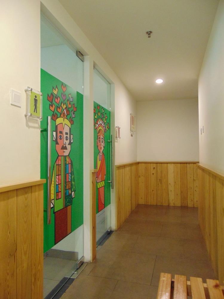 Hotel Maxonehotels.com At Kramat Jakarta