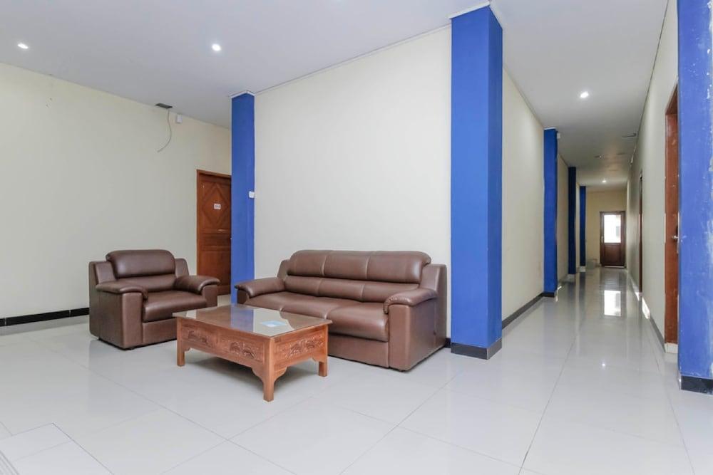 Hotel Reddoorz @ Jalan Pemuda Jakarta