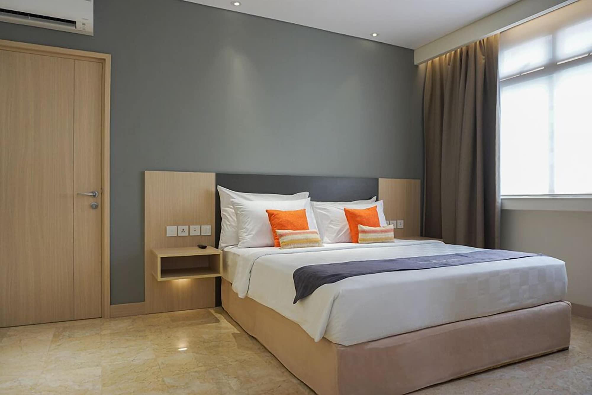 Hotel Midtown Simatupang 4*
