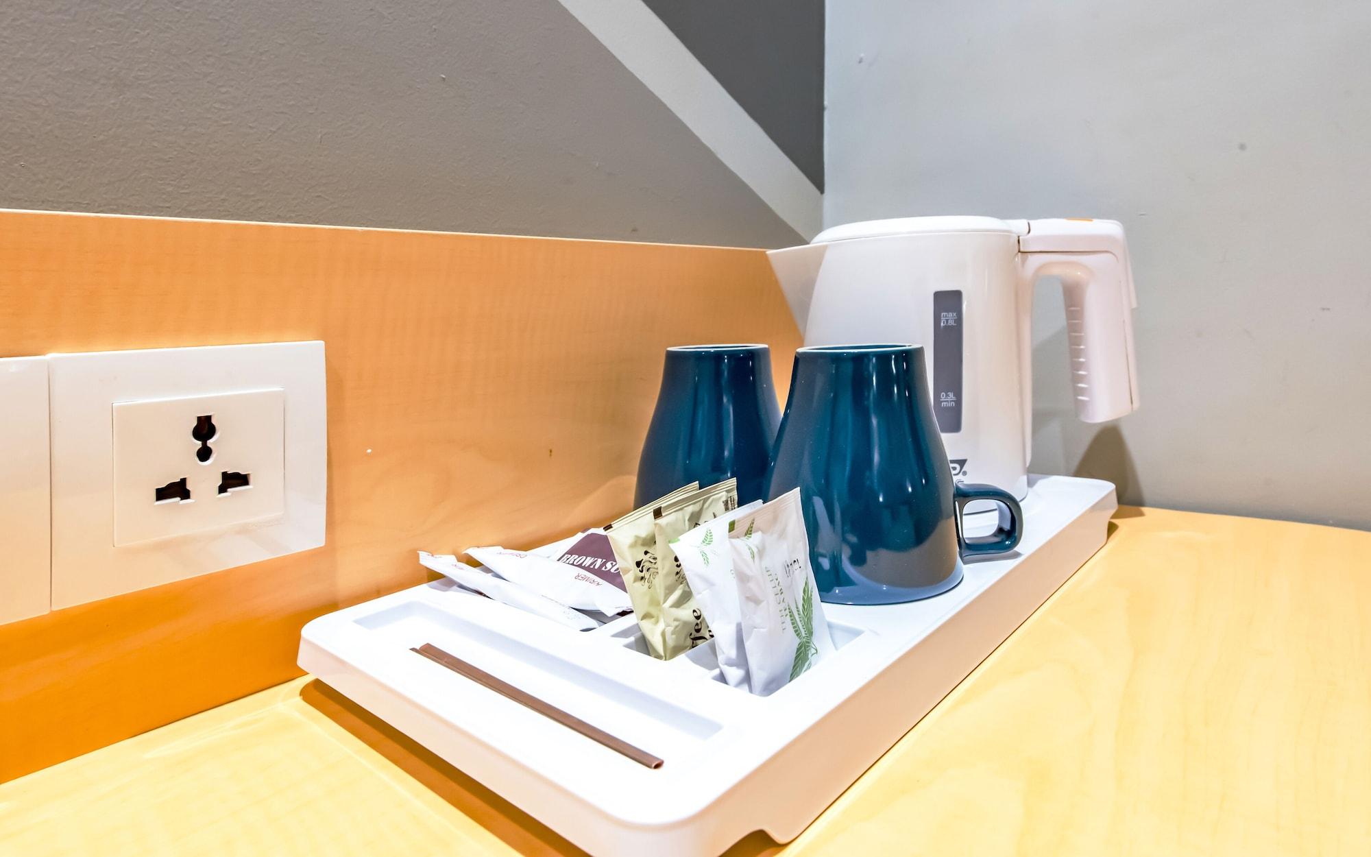 Juno Jatinegara Hotel 3*