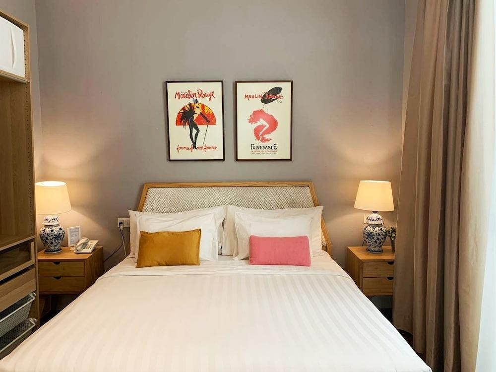 Hotel White Tree