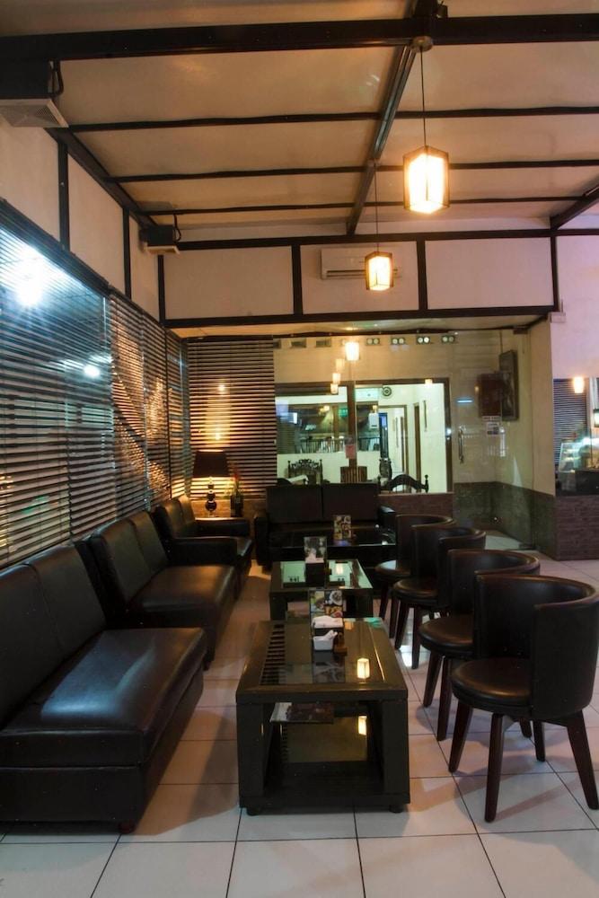 House Of Arsonia Bougainvillea Guest house Jakarta