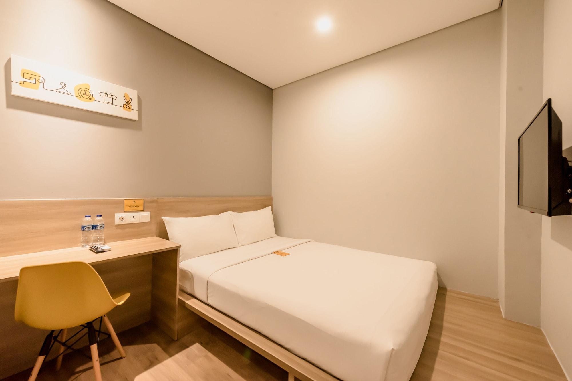 Yellow Bee Tanah Abang 3*