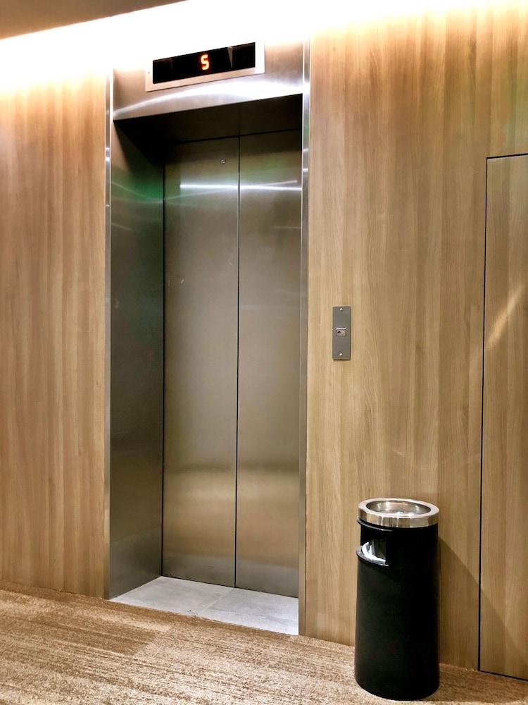 Hotel Yellow Bee Tanah Abang Jakarta