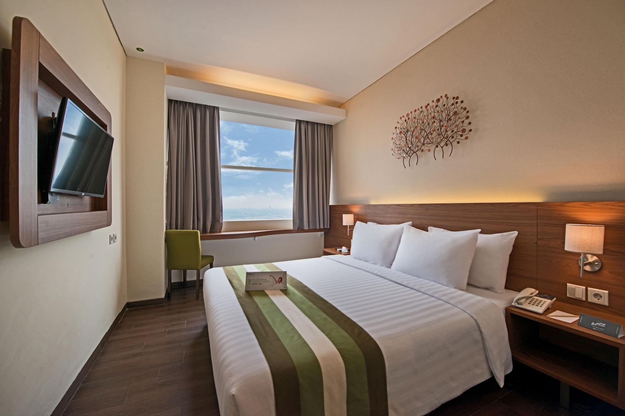 Grand Whiz Poins Simatupang Hotel 4*