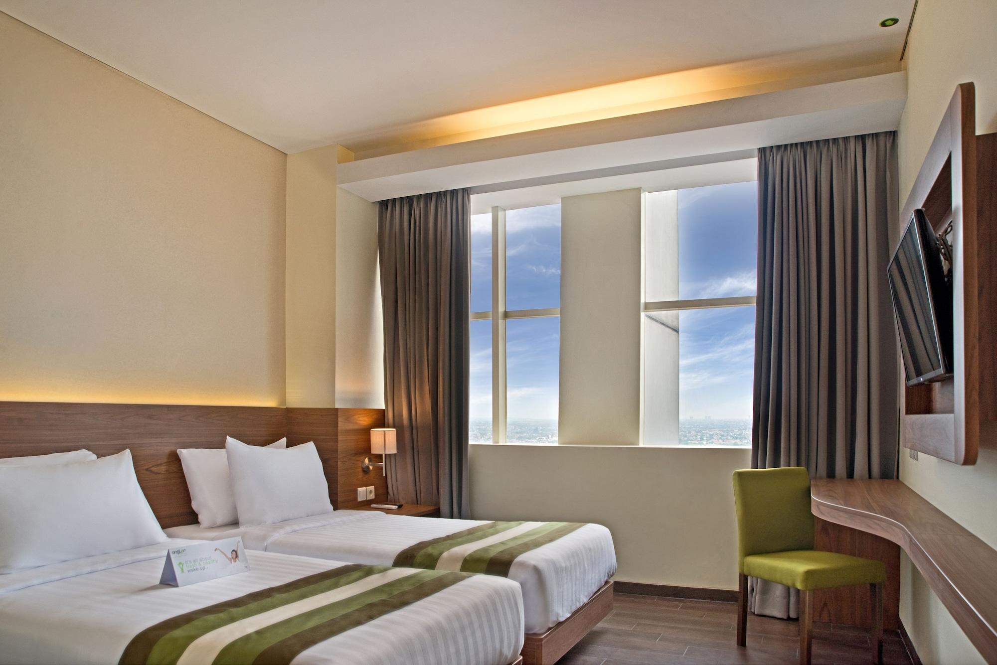 Grand Whiz Poins Simatupang Hotel