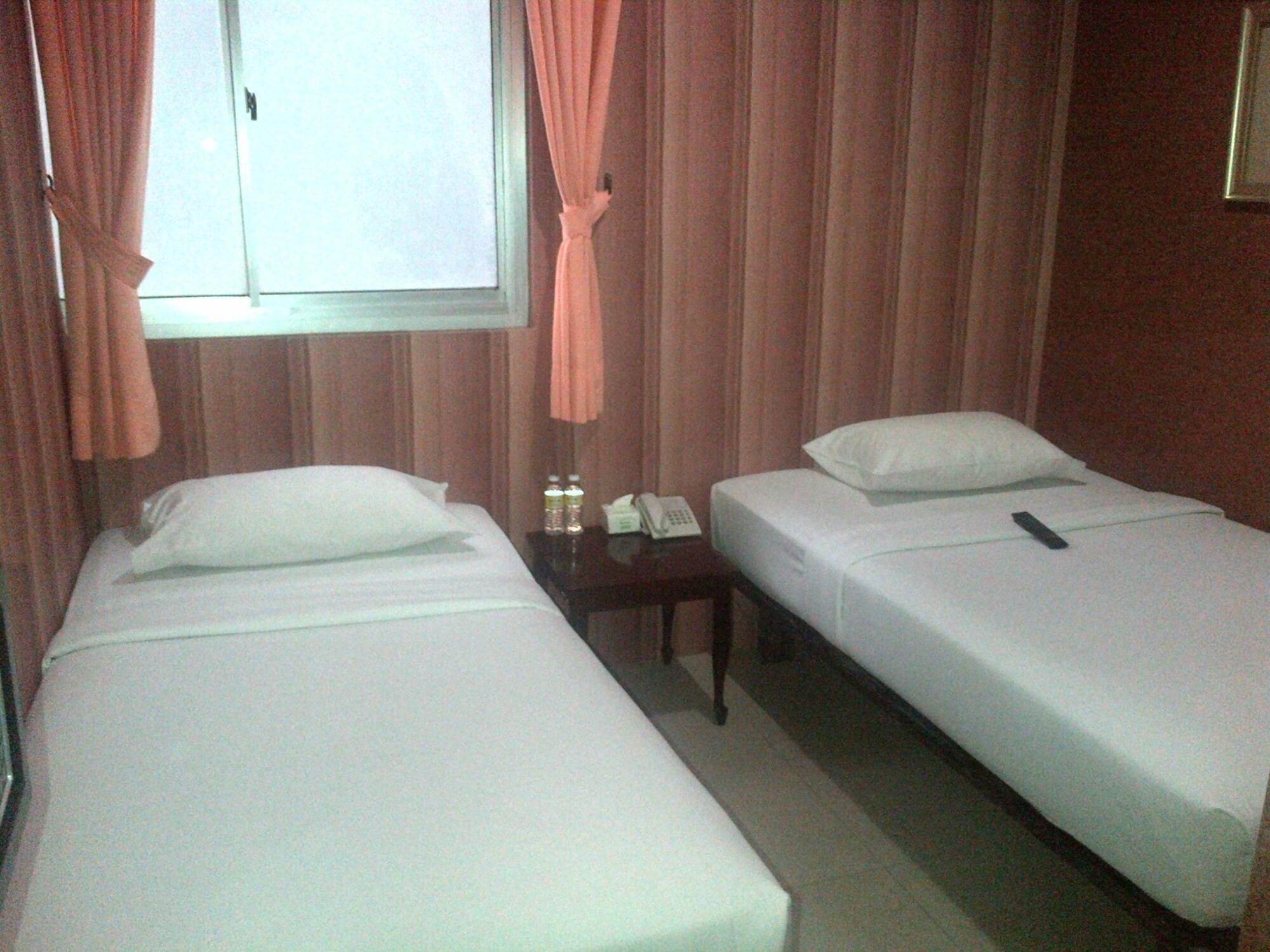 Twins 2* Jakarta