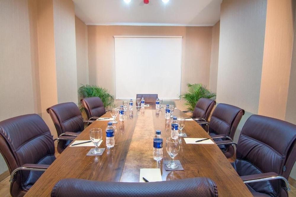 Redstar Hotel Jakarta