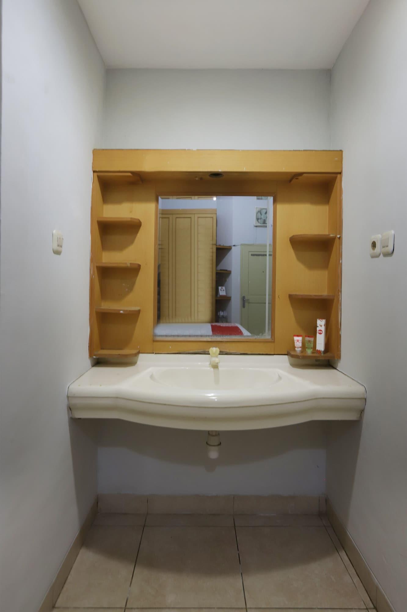 Capital O 297 45 Hotel 3*