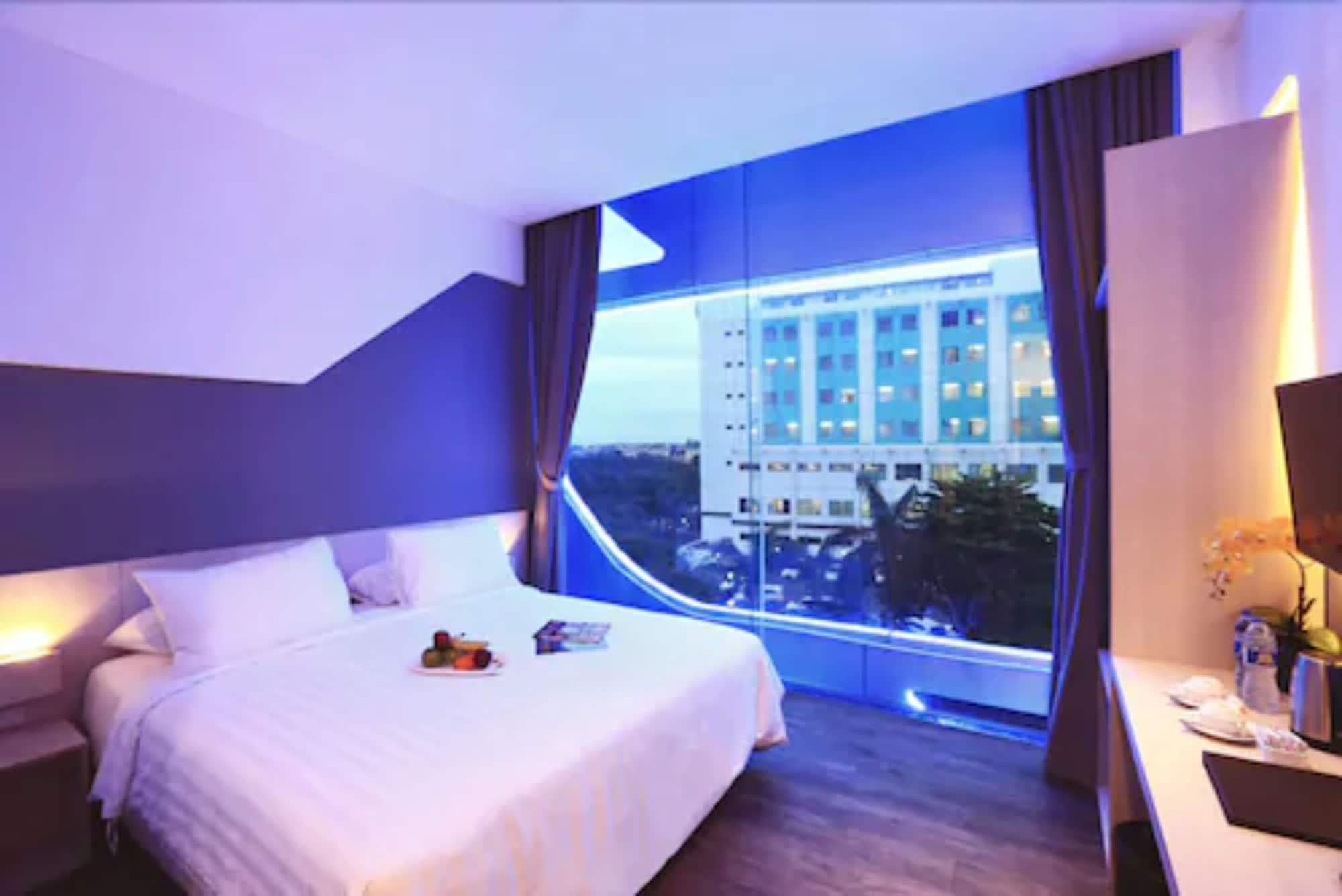 Hotel Ozone Pantai Indah Kapuk 3*