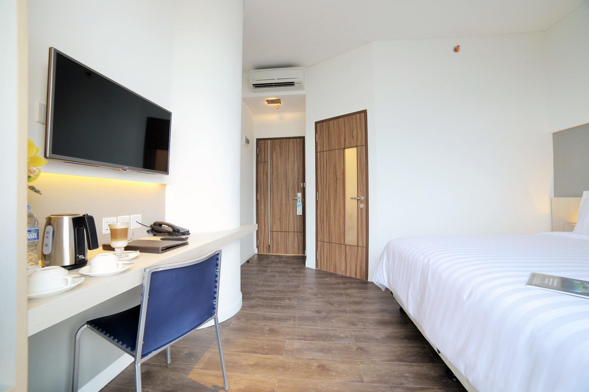 Ozone Pantai Indah Kapuk Hotel