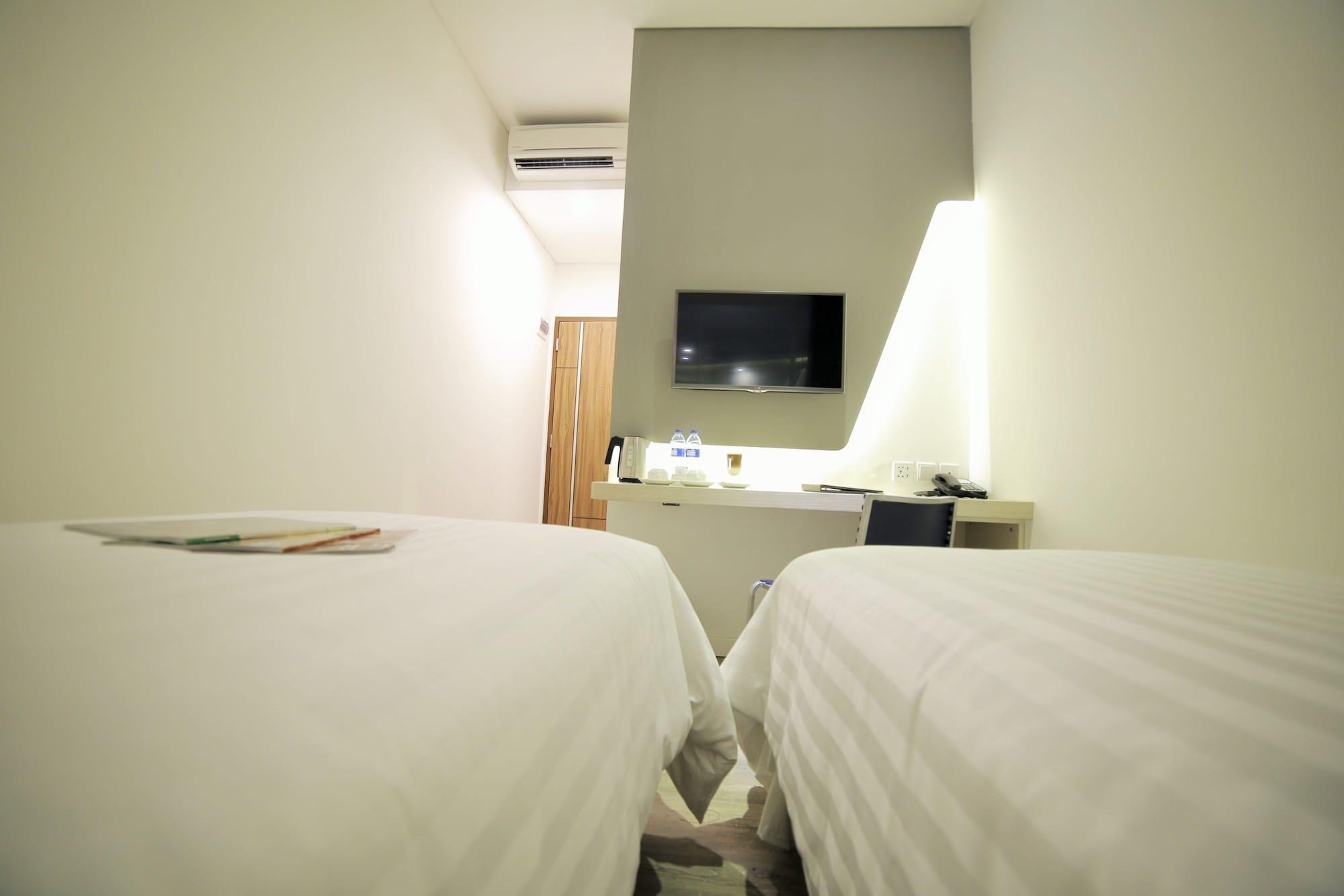 Hotel Ozone Pantai Indah Kapuk 3*