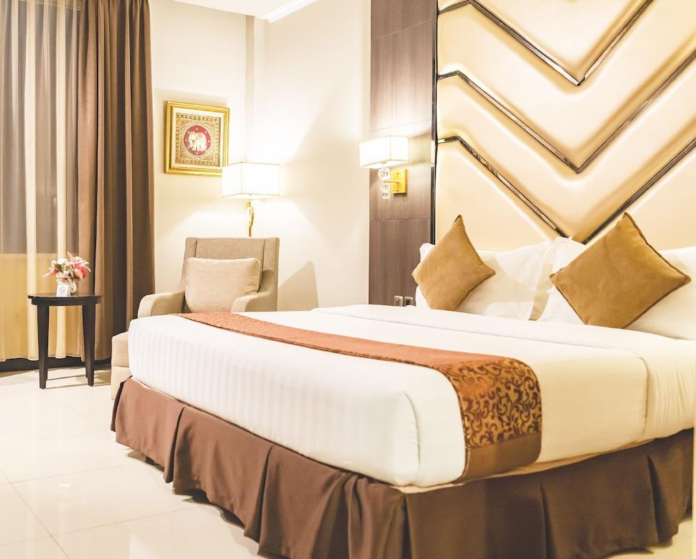 Hotel Grand Paragon