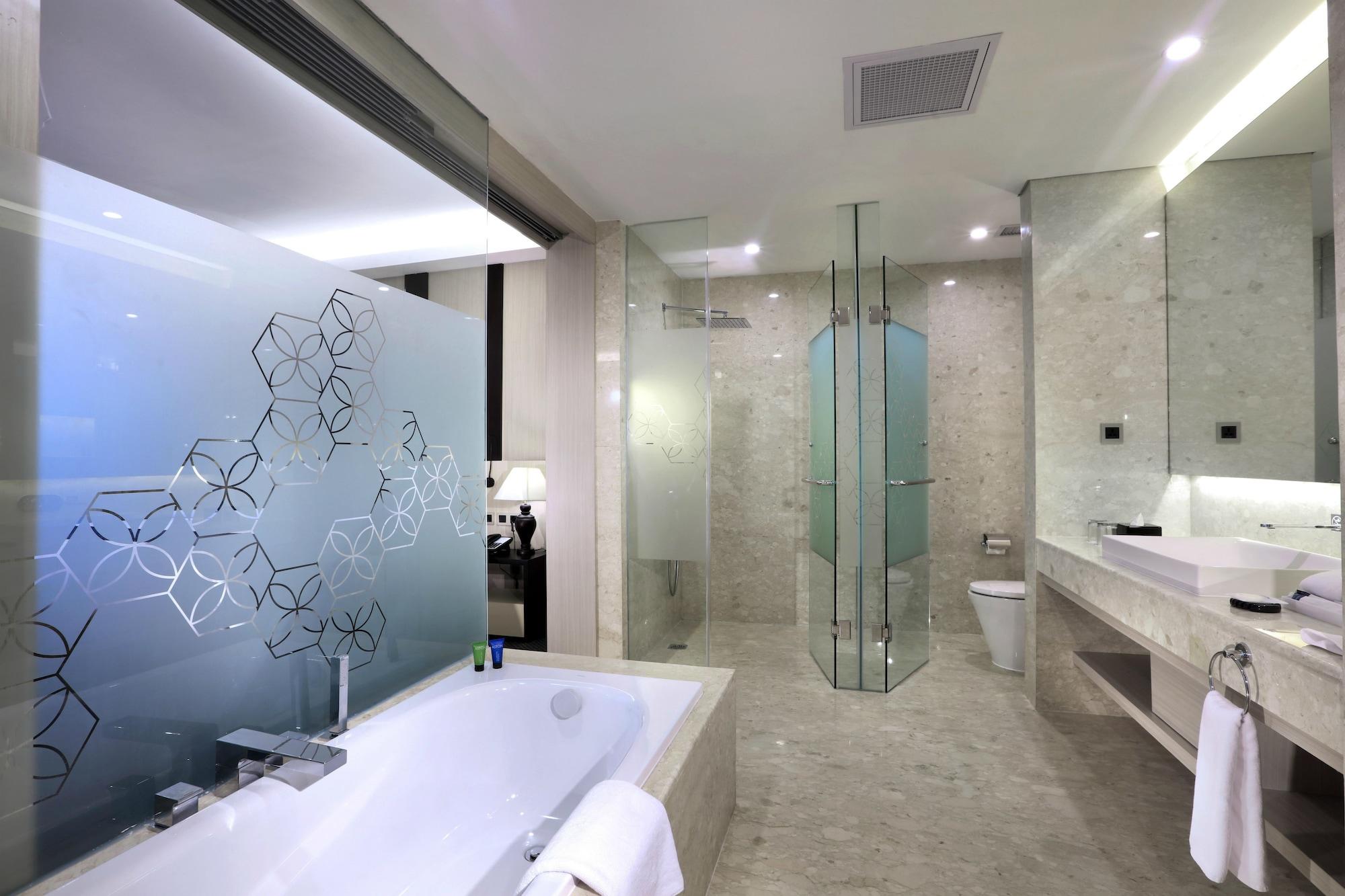 Hotel Aston Kartika Grogol & Conference Center 4*