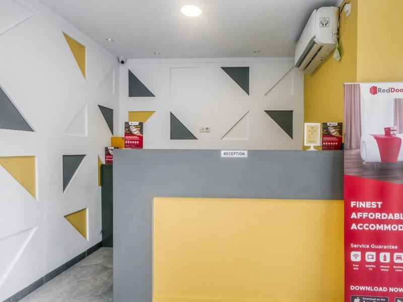Hotel Super Oyo Cideng Timur Near Monas 2*