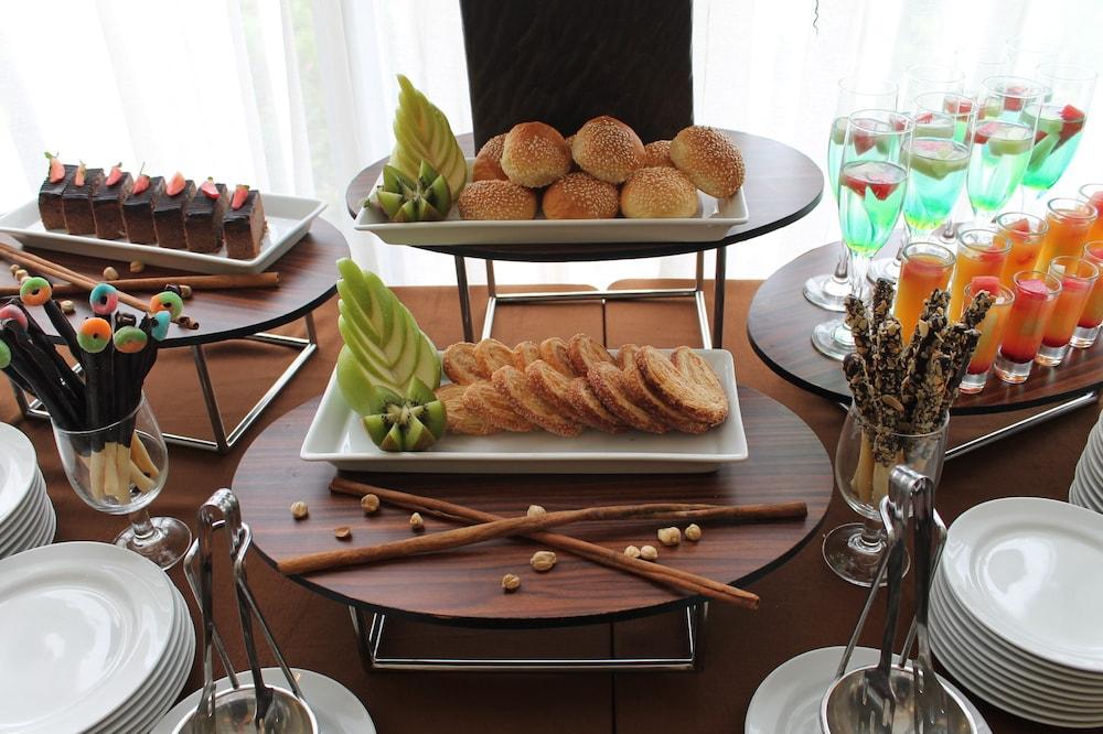 Brits Puri Indah Hotel Jakarta