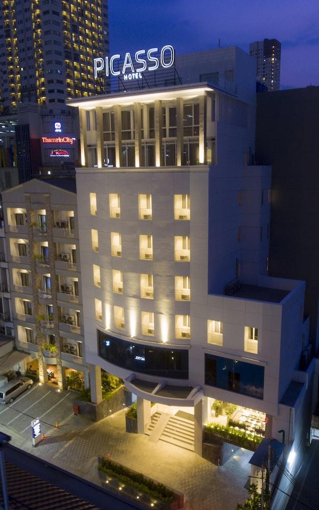 Grand Picasso 3* Jakarta