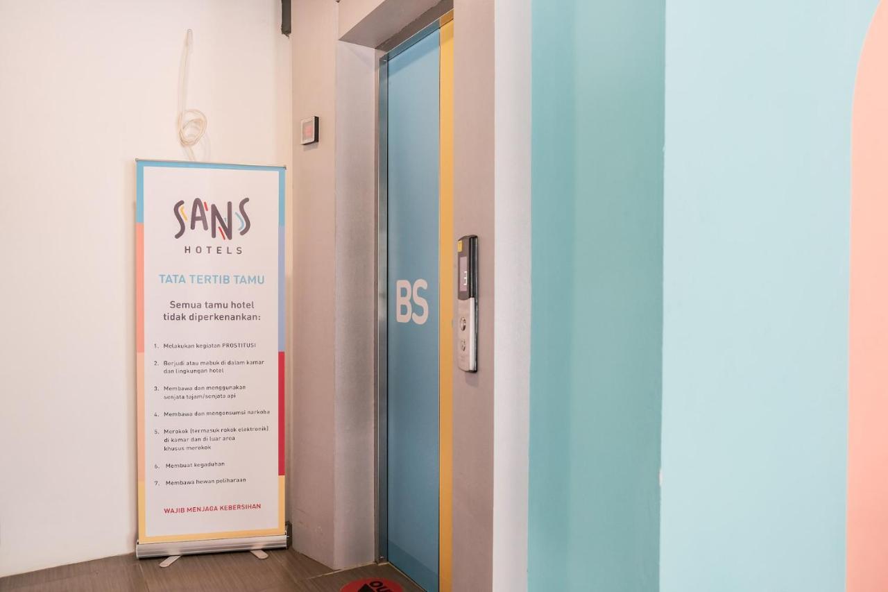 Sans Roxy Hotel Jakarta