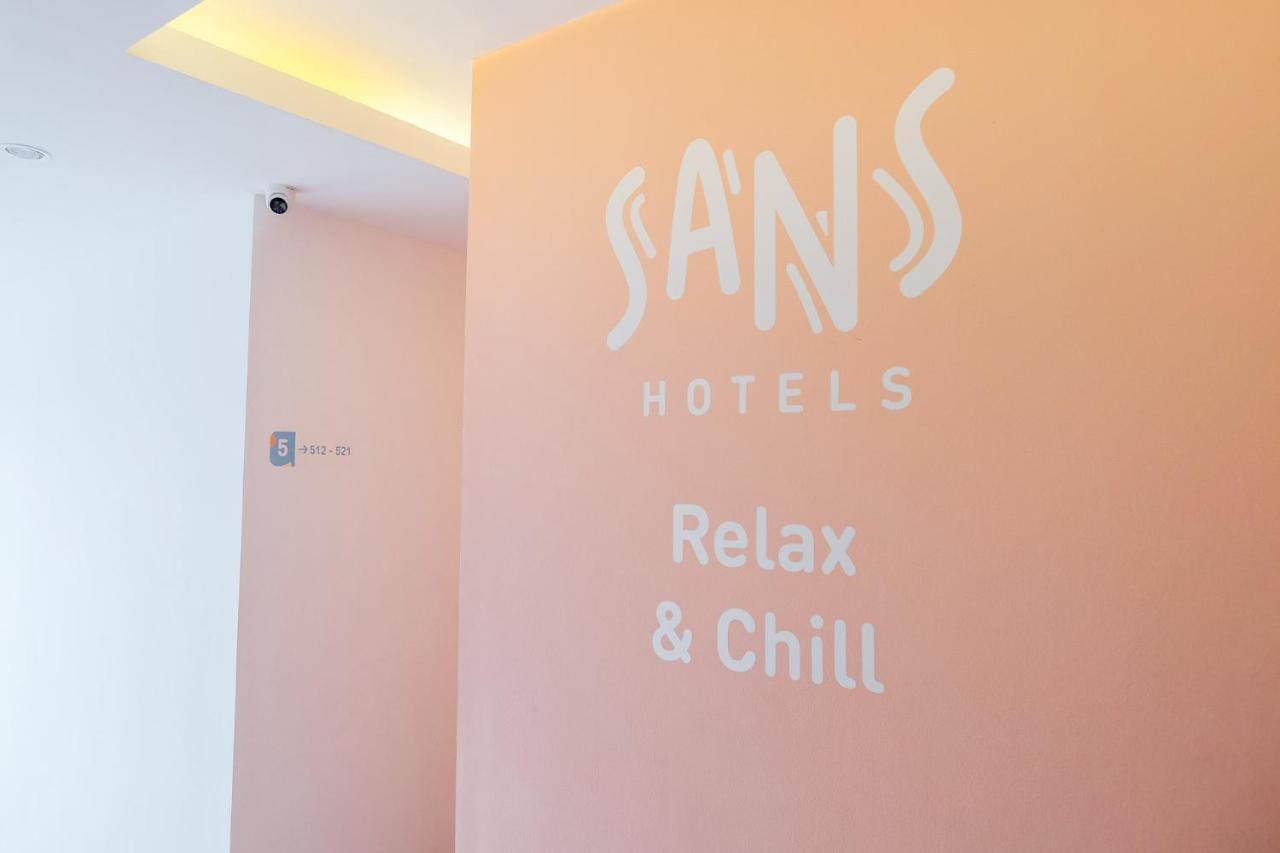 Hotel Sans Roxy Jakarta