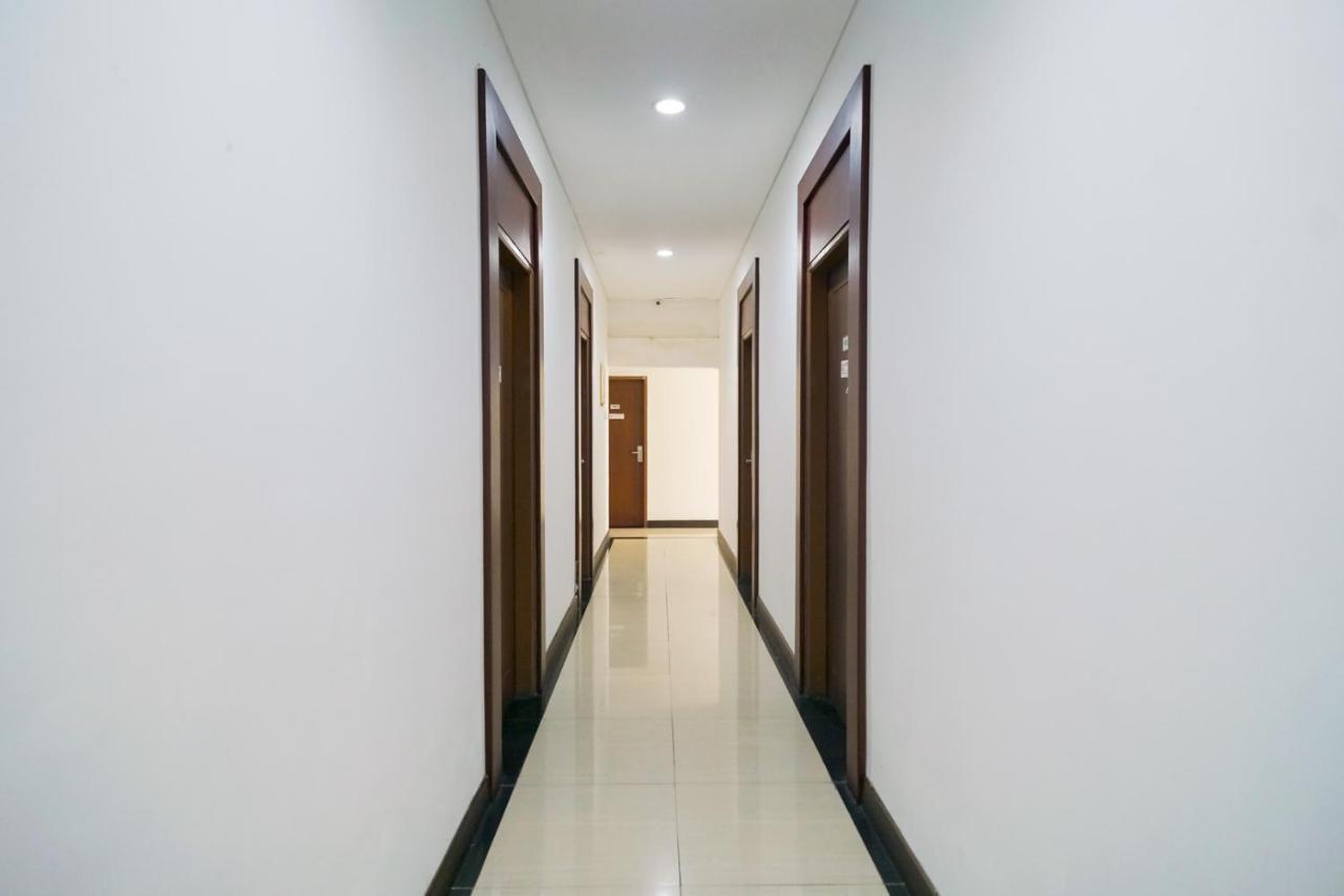 Khách sạn Urbanview Bes Mangga Besar By Reddoorz