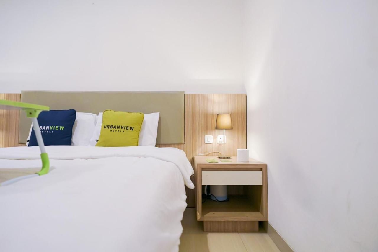 Khách sạn Urbanview Bes Mangga Besar By Reddoorz 3*