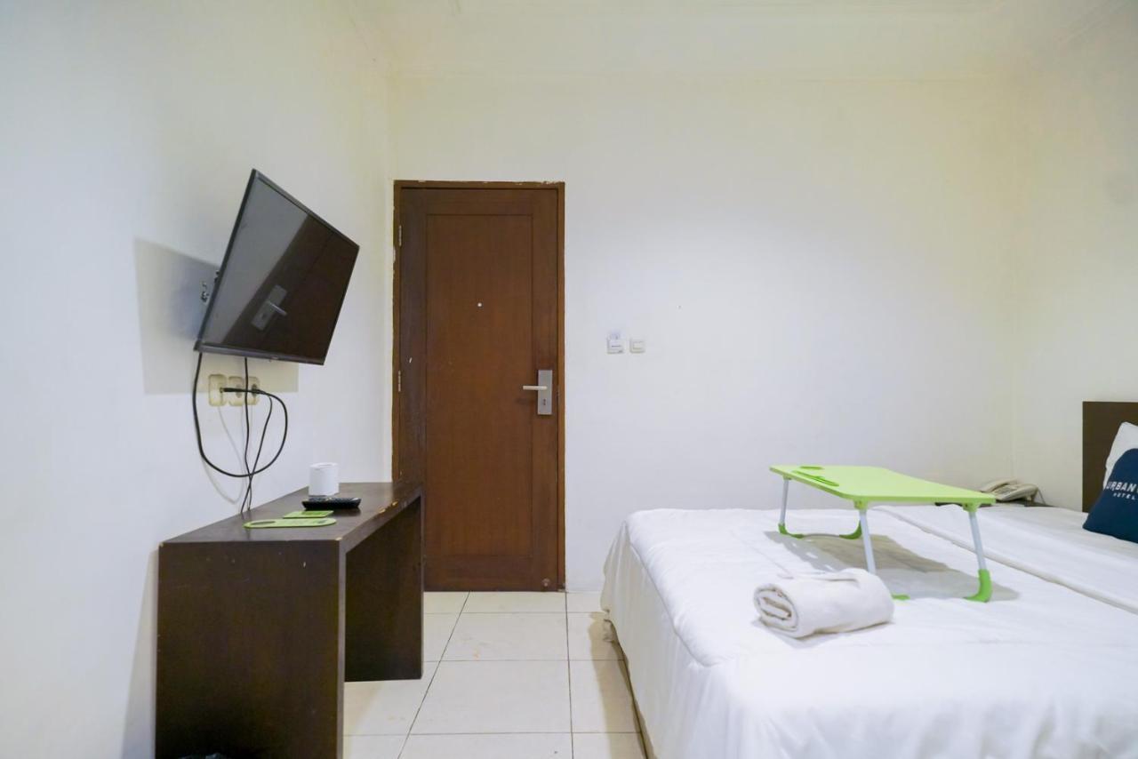 Urbanview Bes Mangga Besar By Reddoorz 3*