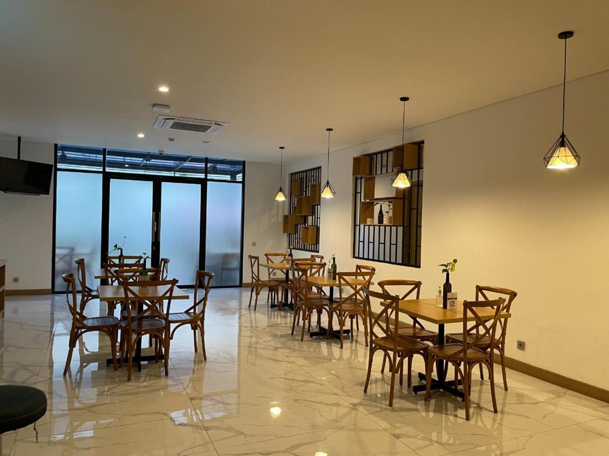 Ra Kemang Hotel 3*
