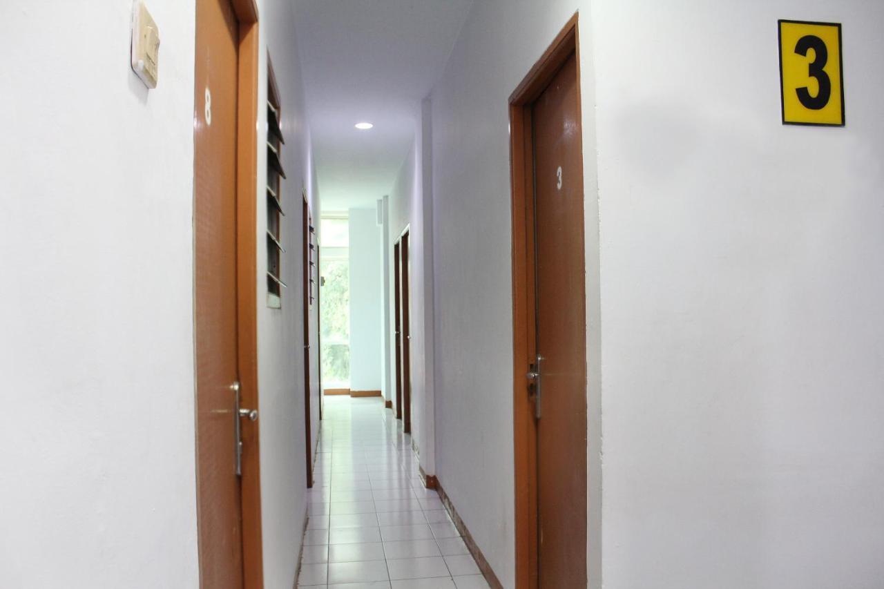 Oyo 176 Near Cideng Virgo Hotel Jakarta