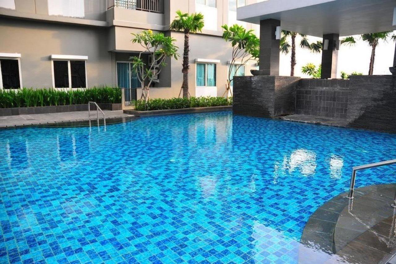 Capital O 1748 Thamrin Condotel Hotel 3*