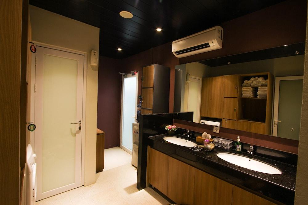 Kuretakeso Kemang 3* Jakarta