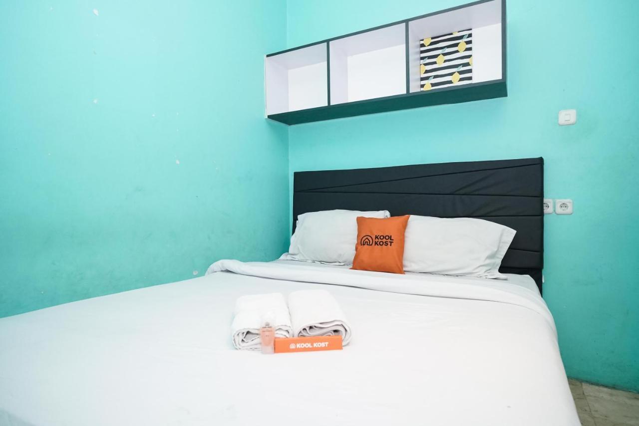 Oyo 1491 Sandang Near Rs Patria Ikkt Hotel Jakarta